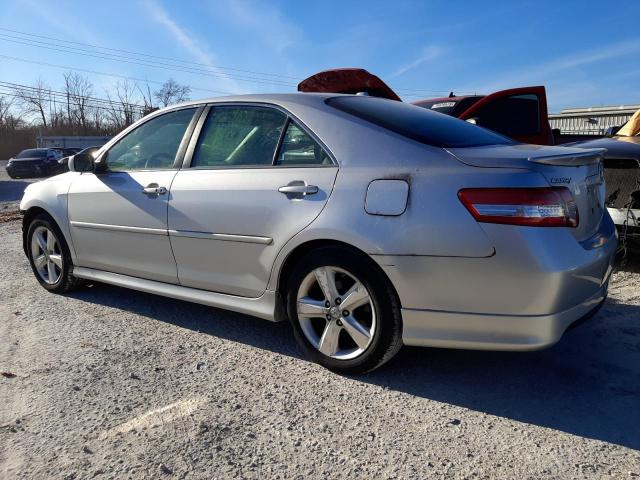 4T1BK3EK4BU124665 - 2011 TOYOTA CAMRY SE SILVER photo 2