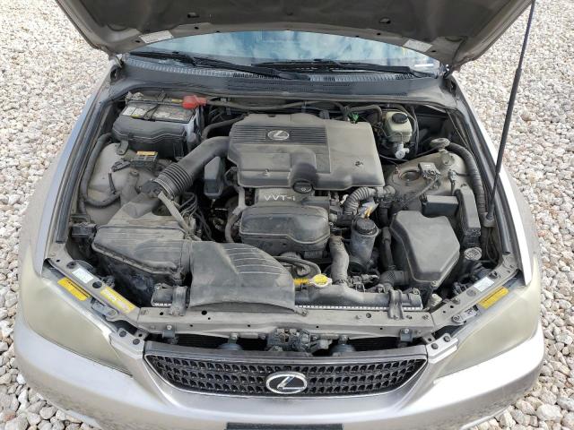 JTHBD192330075303 - 2003 LEXUS IS 300 SILVER photo 11