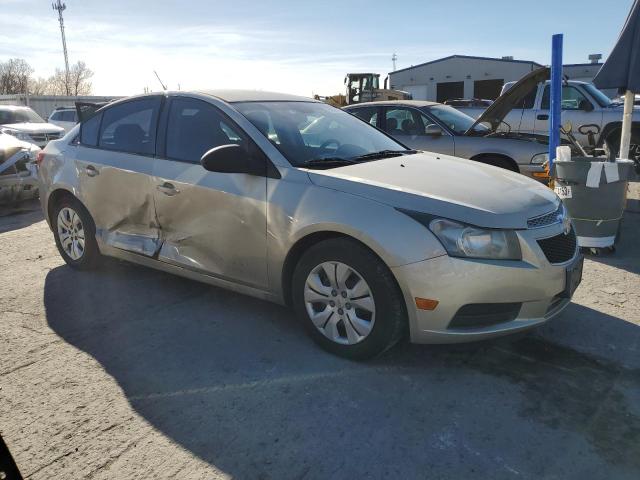 1G1PA5SH7E7176868 - 2014 CHEVROLET CRUZE LS GOLD photo 4