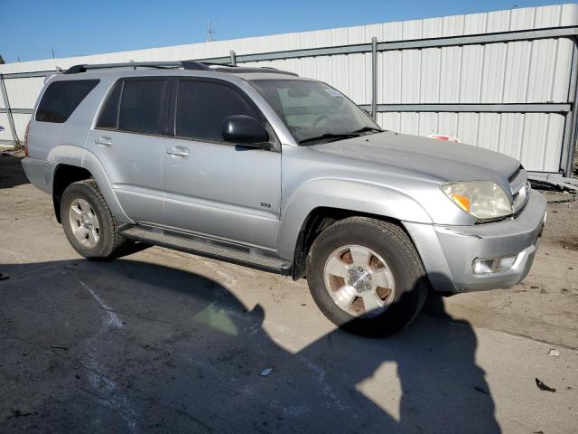 JTEZU14R240026269 - 2004 TOYOTA 4RUNNER SR5 SILVER photo 4