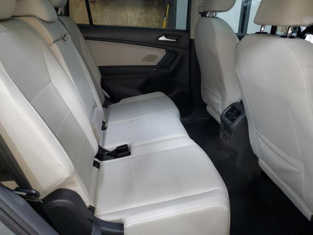 3VV3B7AX4LM062936 - 2020 VOLKSWAGEN TIGUAN SE 银色 照片 11