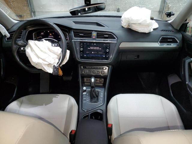 3VV3B7AX4LM062936 - 2020 VOLKSWAGEN TIGUAN SE 银色 照片 8