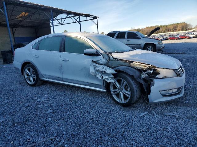 1VWBS7A33FC102255 - 2015 VOLKSWAGEN PASSAT SE WHITE photo 4