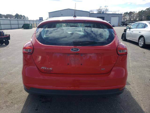 1FADP3K28HL221018 - 2017 FORD FOCUS SE RED photo 6