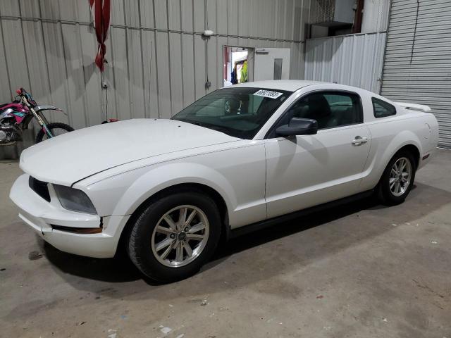 1ZVFT80N865101128 - 2006 FORD MUSTANG WHITE photo 1