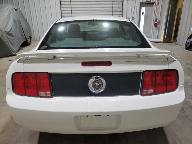 1ZVFT80N865101128 - 2006 FORD MUSTANG WHITE photo 6