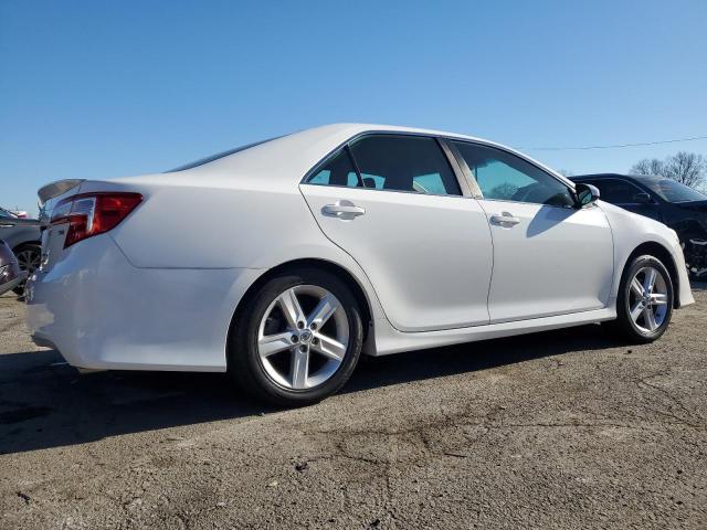 4T1BF1FK9EU326896 - 2014 TOYOTA CAMRY L WHITE photo 3