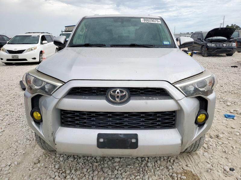 JTEBU5JR0H5473544 - 2017 TOYOTA 4RUNNER SR5/SR5 PREMIUM Gümüş foto 5