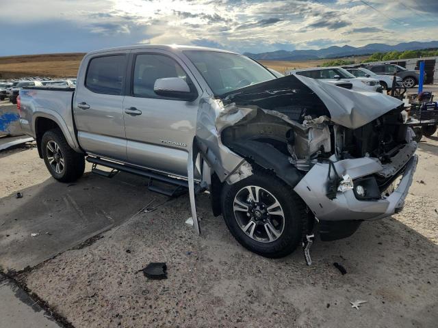 3TMCZ5AN3HM079702 - 2017 TOYOTA TACOMA DOUBLE CAB SILVER photo 4