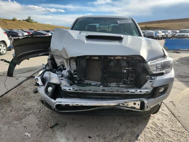 3TMCZ5AN3HM079702 - 2017 TOYOTA TACOMA DOUBLE CAB SILVER photo 5