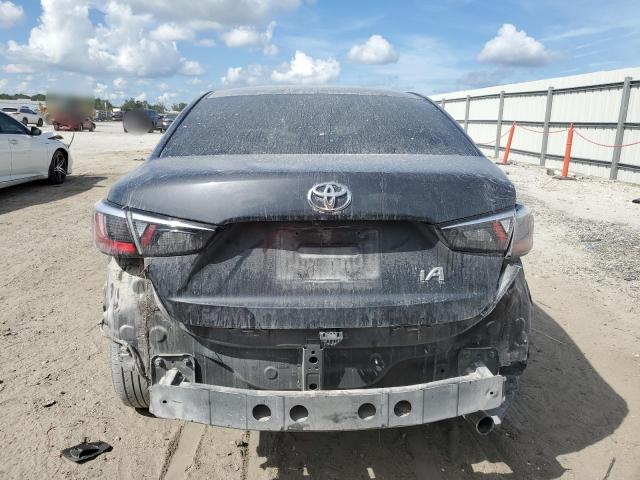 3MYDLBYV2JY320014 - 2018 TOYOTA YARIS IA ნაცრისფერი ფოტო 6