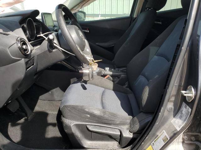 3MYDLBYV2JY320014 - 2018 TOYOTA YARIS IA ნაცრისფერი ფოტო 7