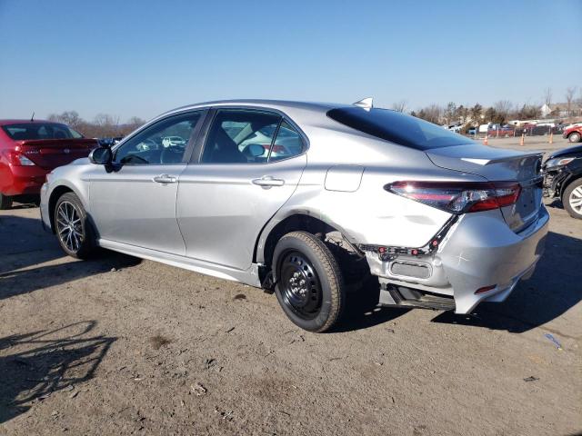 4T1T11AK7PU751594 - 2023 TOYOTA CAMRY SE NIGHT SHADE SILVER photo 2