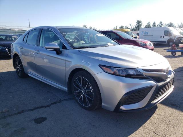 4T1T11AK7PU751594 - 2023 TOYOTA CAMRY SE NIGHT SHADE SILVER photo 4