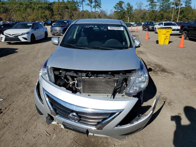 3N1CN7AP0KL847256 - 2019 NISSAN VERSA S SILVER photo 5