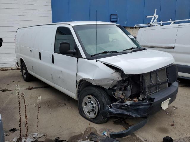 1GCWGBFG1H1107134 - 2017 CHEVROLET EXPRESS G2 WHITE photo 4