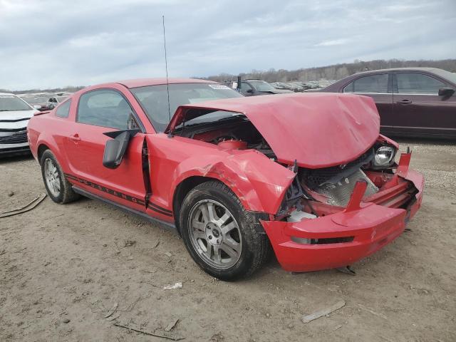 1ZVFT80N775219379 - 2007 FORD MUSTANG RED photo 4