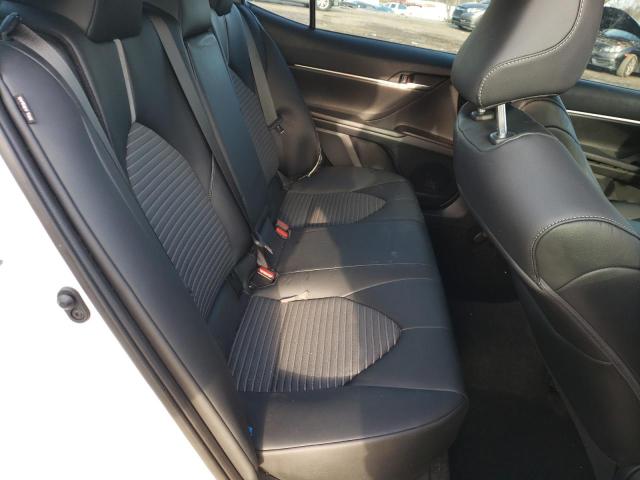 4T1T11AK0PU135199 - 2023 TOYOTA CAMRY SE NIGHT SHADE WHITE photo 10