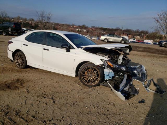 4T1T11AK0PU135199 - 2023 TOYOTA CAMRY SE NIGHT SHADE WHITE photo 4