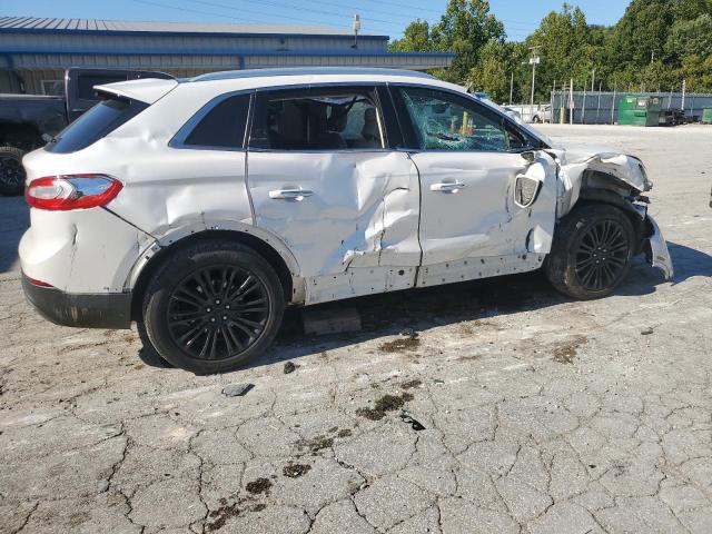 2LMTJ8LR9GBL39447 - 2016 LINCOLN MKX RESERVE WHITE photo 3