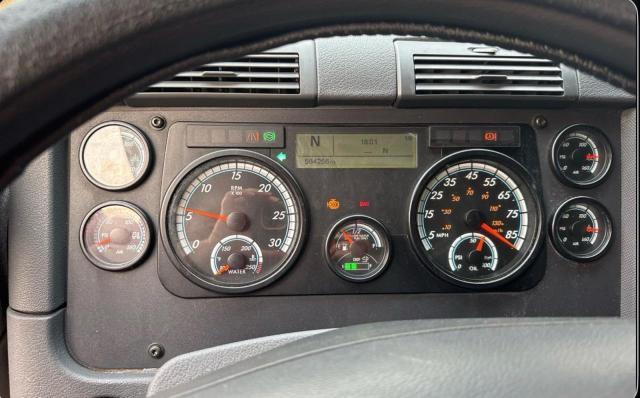 3AKJGLDR9GSGX0892 - 2016 FREIGHTLINER CASCADIA 1 WHITE photo 10