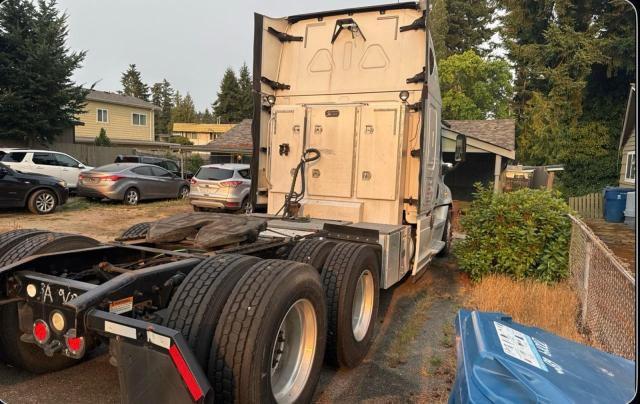 3AKJGLDR9GSGX0892 - 2016 FREIGHTLINER CASCADIA 1 WHITE photo 4