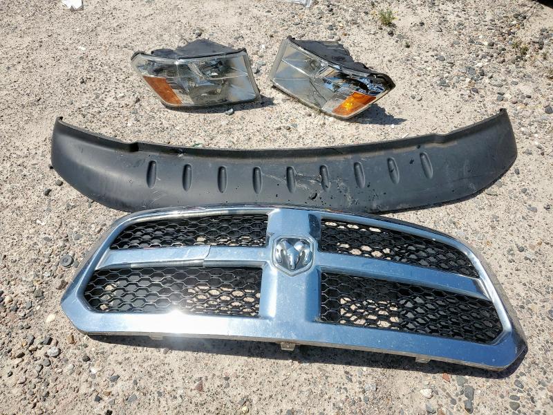 1C6RR6FG8JS325545 - 2018 RAM 1500 ST Қара фото 12