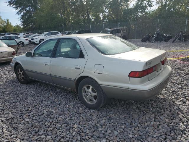 JT2BG22K3X0326876 - 1999 TOYOTA CAMRY LE 银色 照片 2