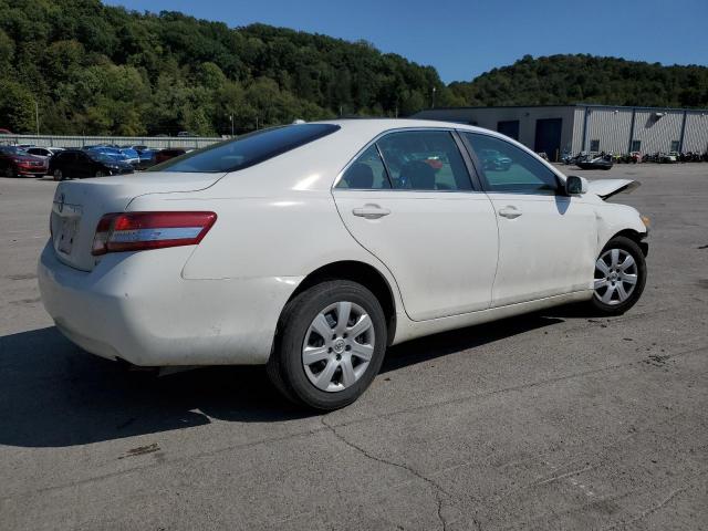 4T1BF3EKXAU569284 - 2010 TOYOTA CAMRY BASE WHITE photo 3