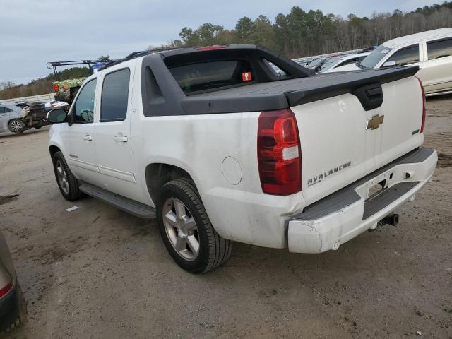 3GNMCFE03BG343976 - 2011 CHEVROLET AVALANCHE LT WHITE photo 2