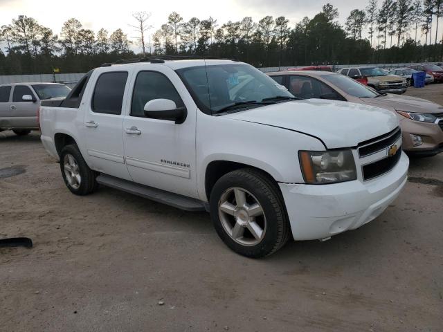 3GNMCFE03BG343976 - 2011 CHEVROLET AVALANCHE LT WHITE photo 4