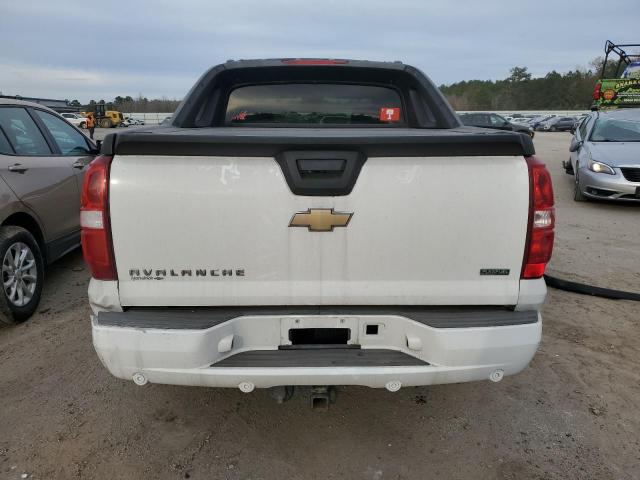 3GNMCFE03BG343976 - 2011 CHEVROLET AVALANCHE LT WHITE photo 6