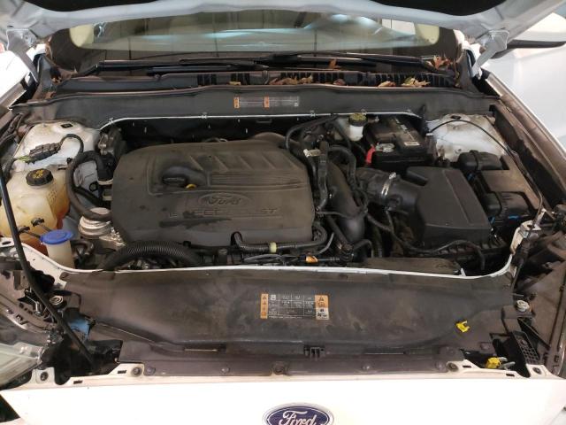 3FA6P0HD4JR222898 - 2018 FORD FUSION SE WHITE photo 11