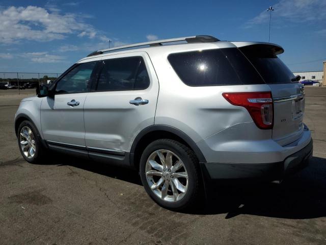 1FM5K7D88DGC52175 - 2013 FORD EXPLORER XLT SILVER photo 2