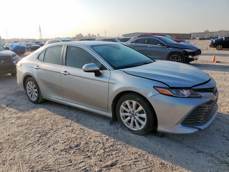 4T1B11HK6KU289670 - 2019 TOYOTA CAMRY L Gümüş foto 4