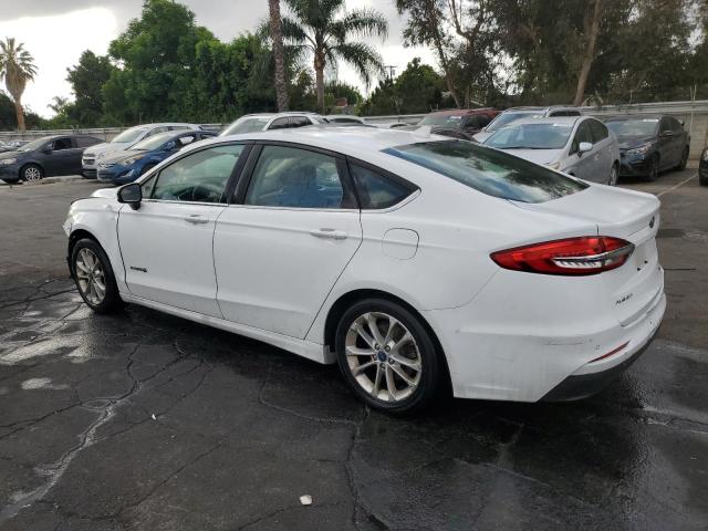 3FA6P0LU2KR207776 - 2019 FORD FUSION SE WHITE photo 2