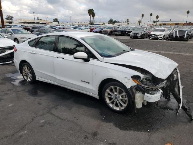 3FA6P0LU2KR207776 - 2019 FORD FUSION SE WHITE photo 4