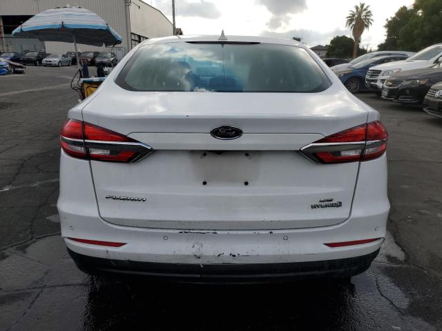 3FA6P0LU2KR207776 - 2019 FORD FUSION SE WHITE photo 6