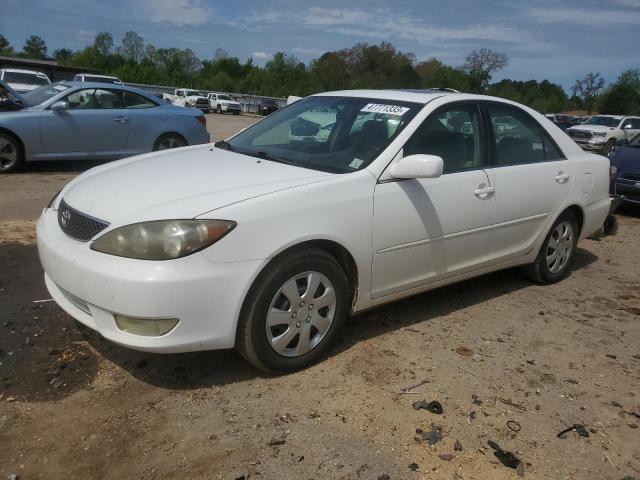 4T1BE32K35U011757 - 2005 TOYOTA CAMRY LE WHITE photo 1
