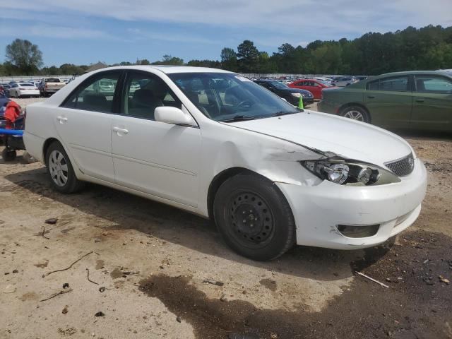 4T1BE32K35U011757 - 2005 TOYOTA CAMRY LE WHITE photo 4