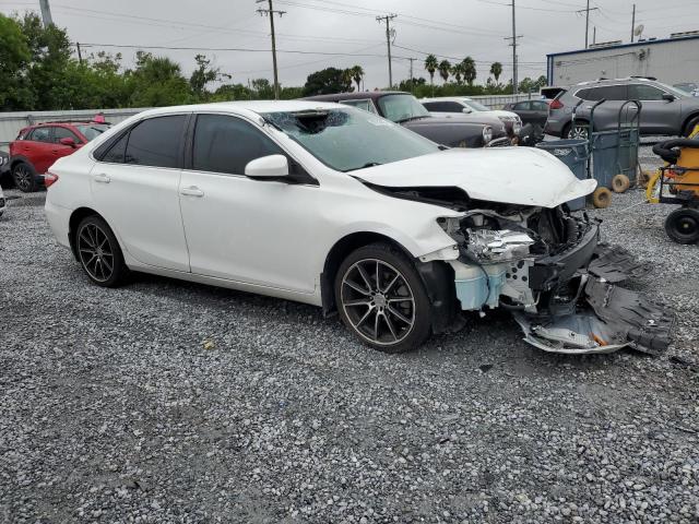 4T4BF1FK4GR557648 - 2016 TOYOTA CAMRY LE 白色 照片 4