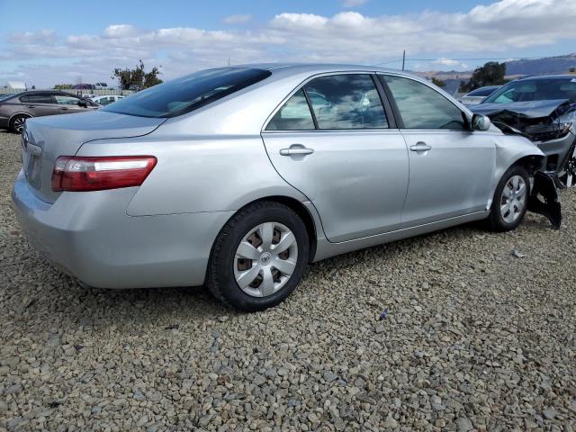 JTNBE46K473070065 - 2007 TOYOTA CAMRY CE ვერცხლისფერი ფოტო 3