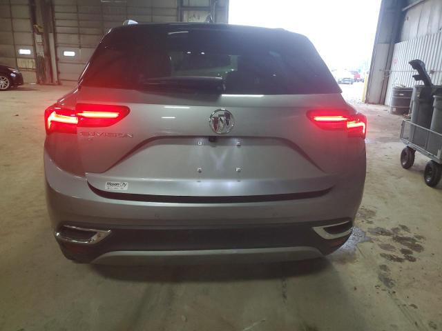 LRBFZPR4XPD016738 - 2023 BUICK ENVISION ESSENCE ნაცრისფერი ფოტო 6