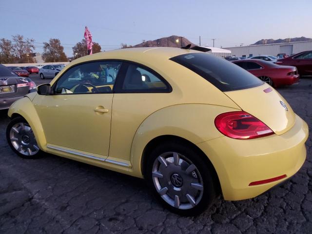 3VWJP7AT0CM602297 - 2012 VOLKSWAGEN BEETLE YELLOW photo 2