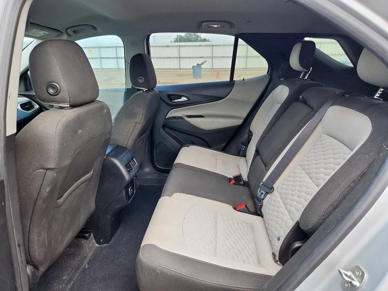 2GNAXHEV9K6298052 - 2019 CHEVROLET EQUINOX LS SILVER photo 11