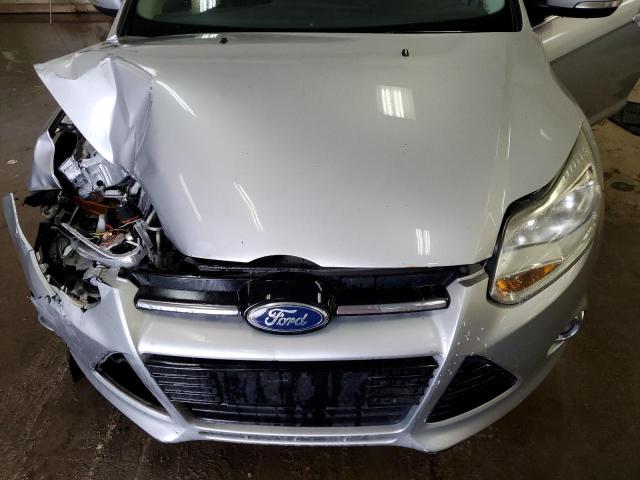 1FAHP3H28CL128730 - 2012 FORD FOCUS SEL SILVER photo 11