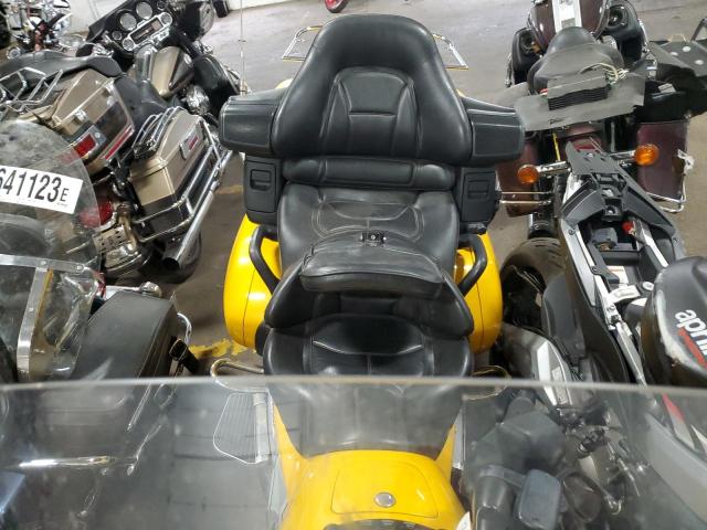 1HFSC47G9AA906322 - 2010 HONDA GL1800 YELLOW photo 6