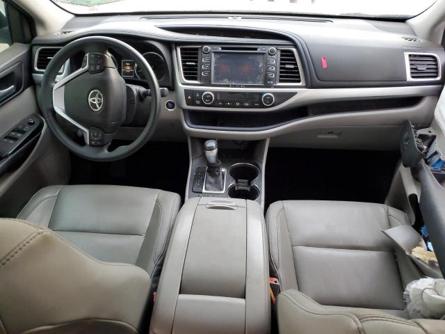 5TDKKRFHXGS172774 - 2016 TOYOTA HIGHLANDER XLE WHITE photo 8