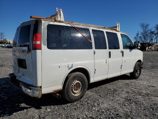 1GBFG15T771130347 - 2007 CHEVROLET EXPRESS G1 WHITE photo 3