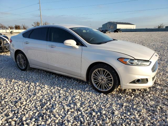 3FA6P0HD2ER316378 - 2014 FORD FUSION SE WHITE photo 4